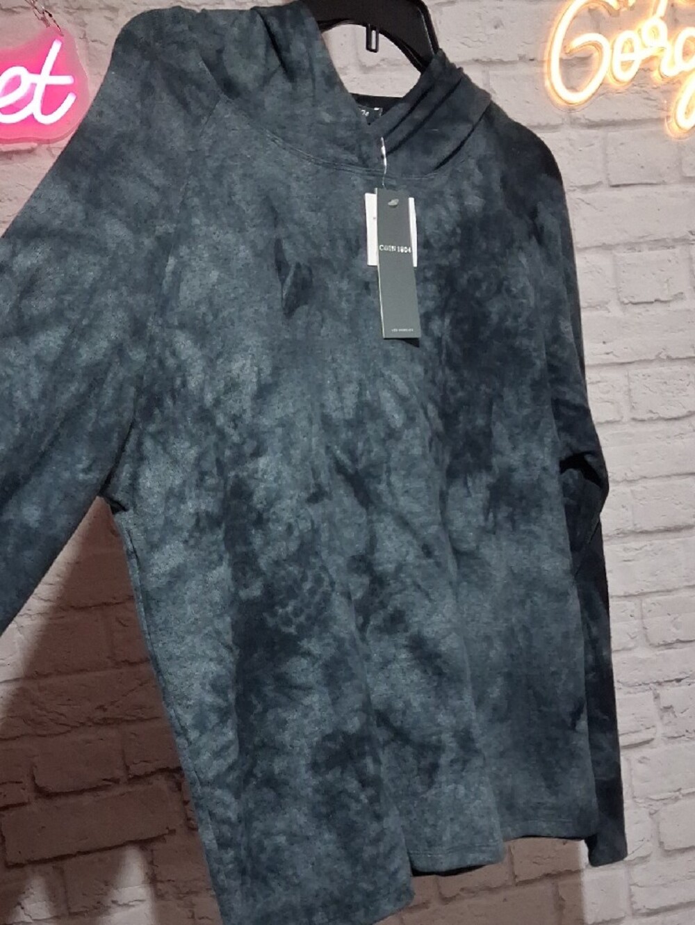 Women's Charcoal Tie-Dye Hooded Long-Sleeve Top - Picture 5 of 5
